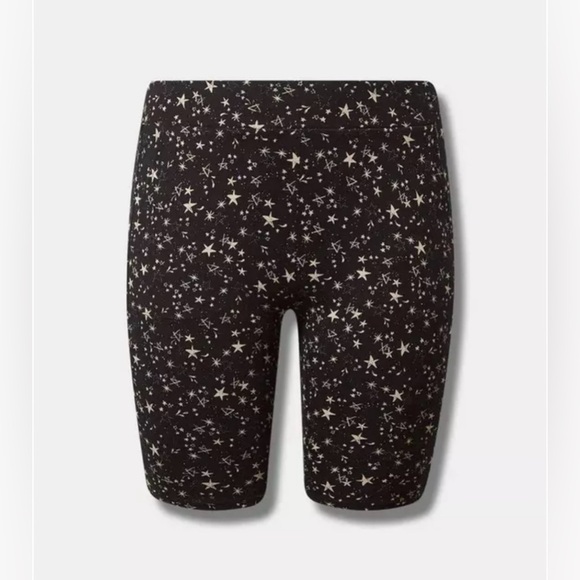 Women’s Torrid Plus Size 9” Stella Stars Deep Black Summer Fall Biker Shorts 1X - Picture 2 of 6